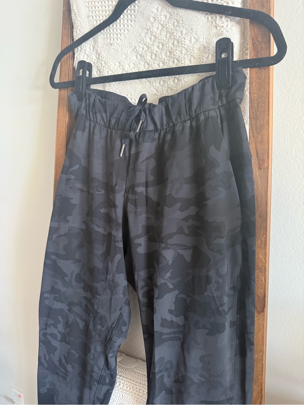 NWOT Lululemon Camo Deep Coal Mid-Rise Full Length Dance Studio Jogger - Picture 2 of 4